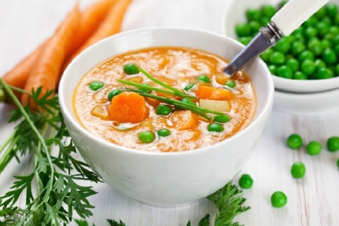 Диетический суп пюре из моркови и гороха